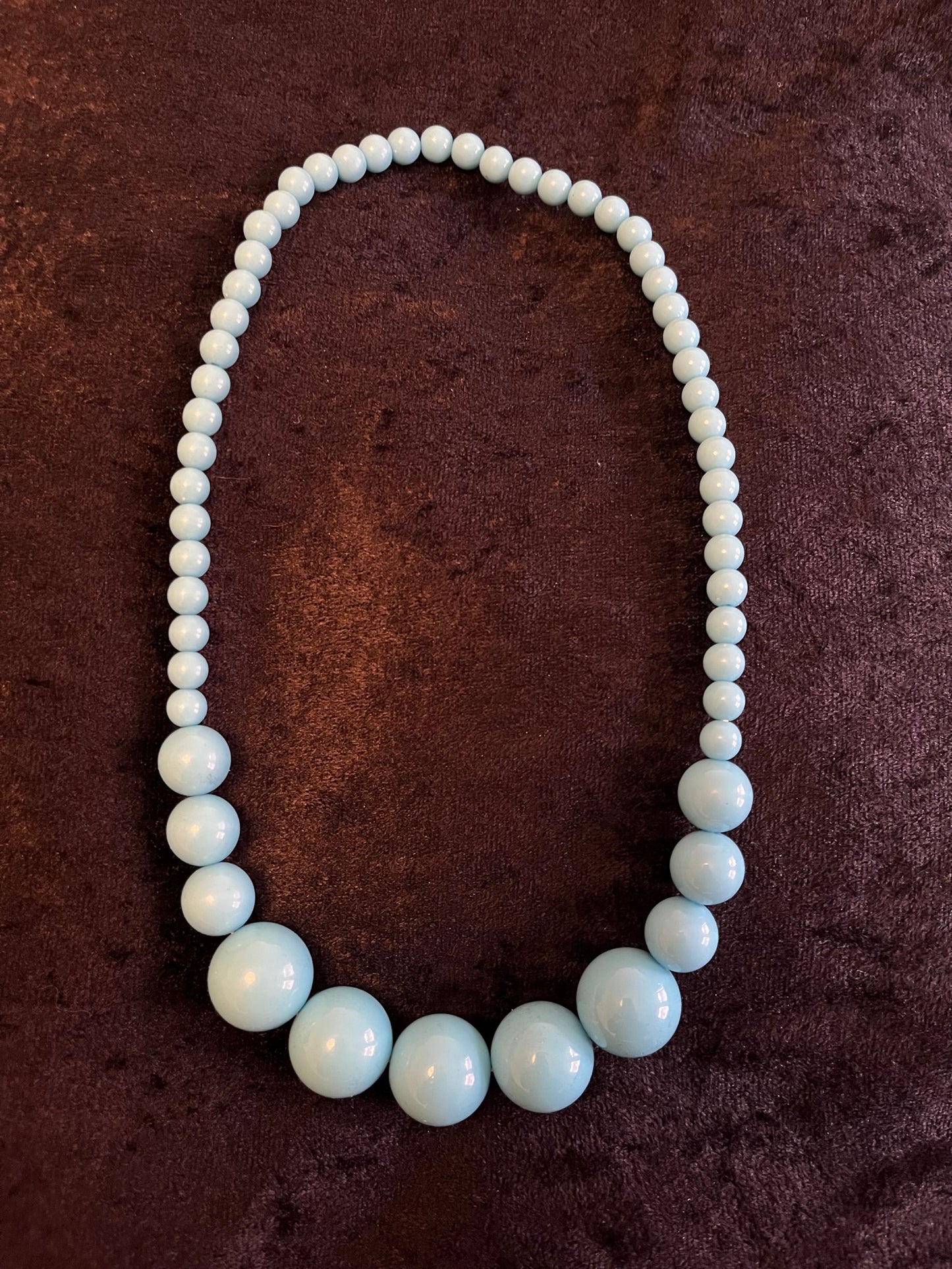 Ljusblått pärlhalsband