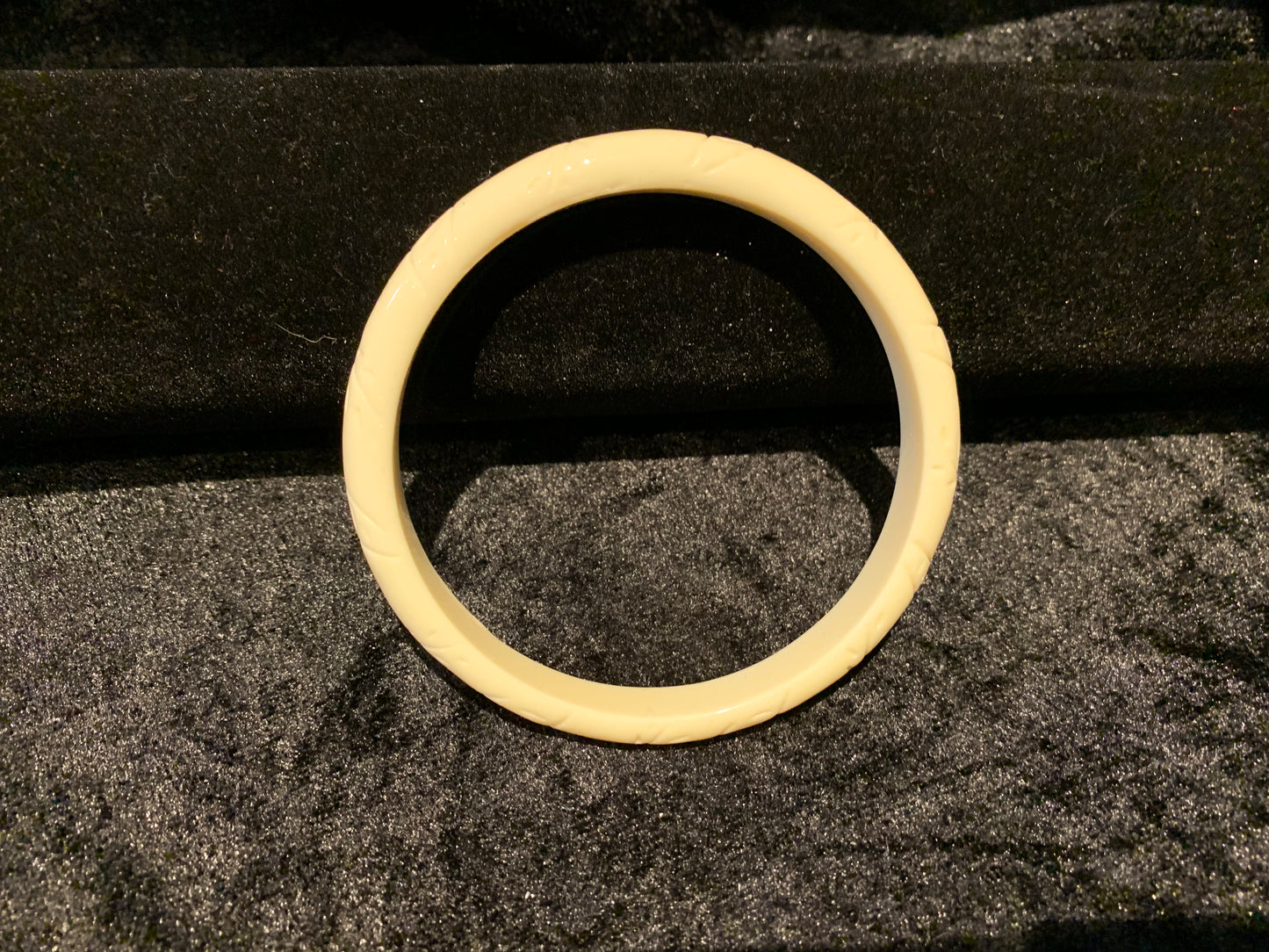 Fine Fakelite Bangle - White
